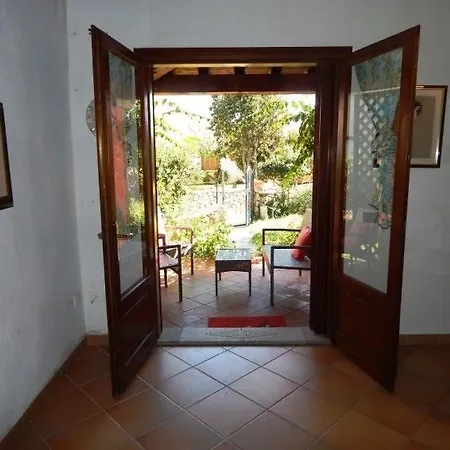 فندق Suaredda سان تيودورو